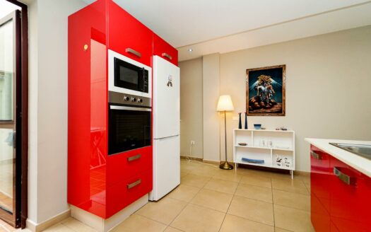 Central and Close to the Beach, with 2 Bedrooms