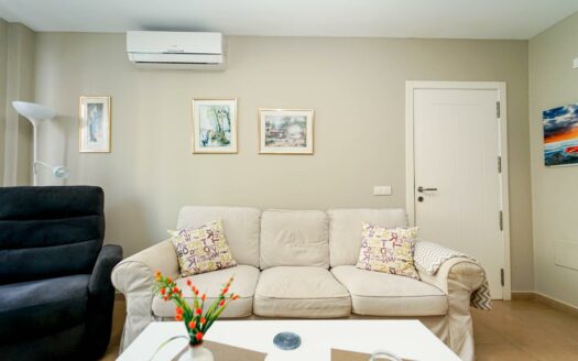 Central and Close to the Beach, with 2 Bedrooms