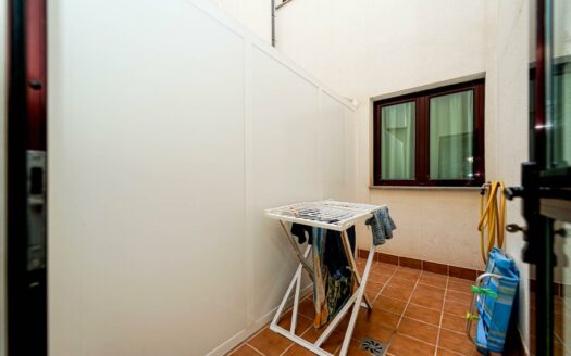 Central and Close to the Beach, with 2 Bedrooms