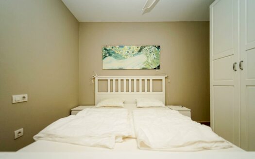 Central and Close to the Beach, with 2 Bedrooms