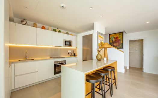 Luxusvilla mit Pool und Terrasse