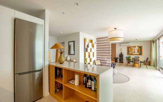 Luxusvilla mit Pool und Terrasse
