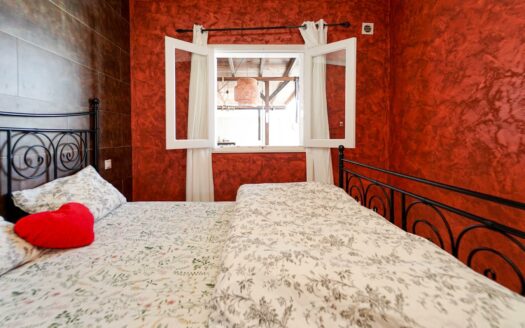 Villa en Tauro con vistas al mar y cerca del campo de golf