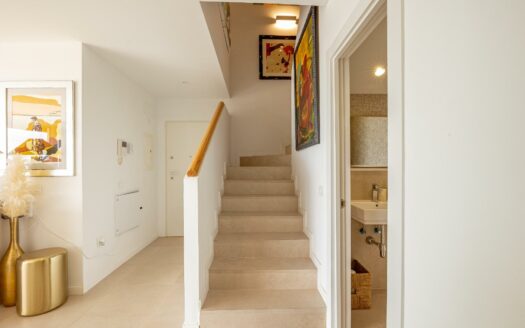 Luxusvilla mit Pool und Terrasse