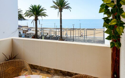 Central and Close to the Beach, with 2 Bedrooms