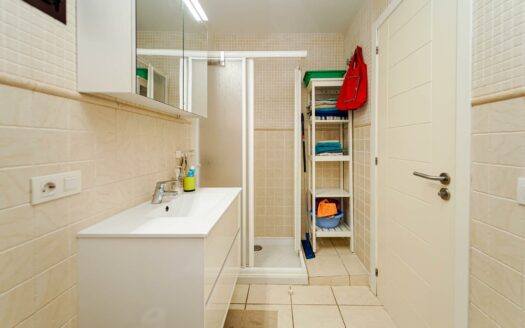 Central and Close to the Beach, with 2 Bedrooms
