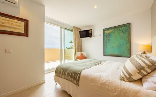 Luxusvilla mit Pool und Terrasse