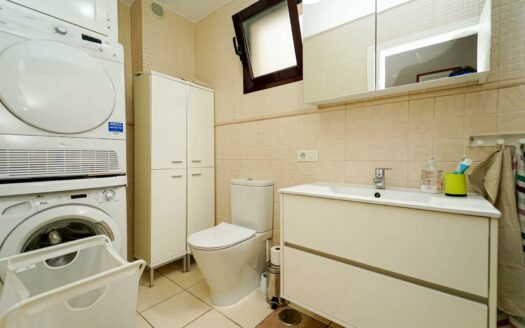 Central and Close to the Beach, with 2 Bedrooms