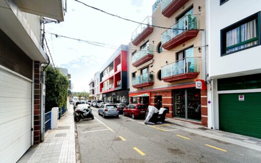 Central and Close to the Beach, with 2 Bedrooms
