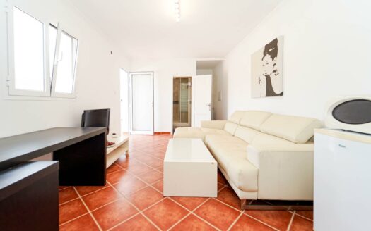 Villa en Tauro con vistas al mar y cerca del campo de golf