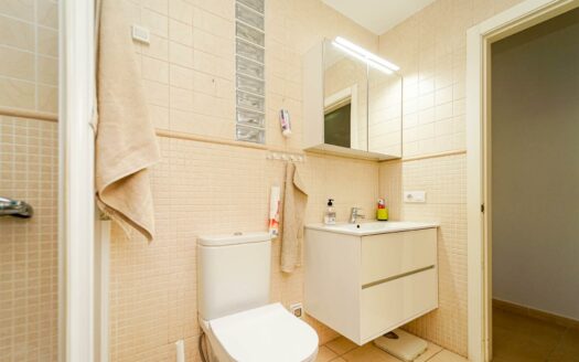 Central and Close to the Beach, with 2 Bedrooms