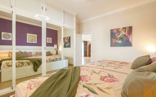 Apartment for Rent in Montaña La Data with Solarium, Garage and Sea Views