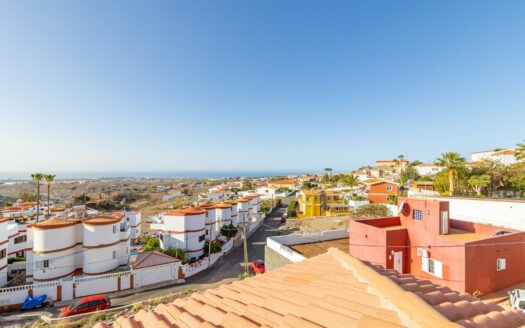 Apartment for Rent in Montaña La Data with Solarium, Garage and Sea Views