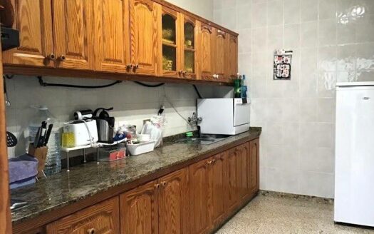 Amplia vivienda con azotea privada con terreno de 830 m² en El Salobre – San Bartolomé de Tirajana