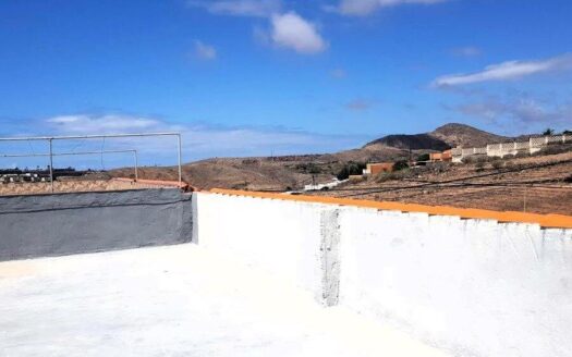 Amplia vivienda con azotea privada con terreno de 830 m² en El Salobre – San Bartolomé de Tirajana
