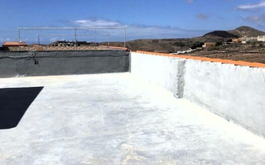 Amplia vivienda con azotea privada con terreno de 830 m² en El Salobre – San Bartolomé de Tirajana