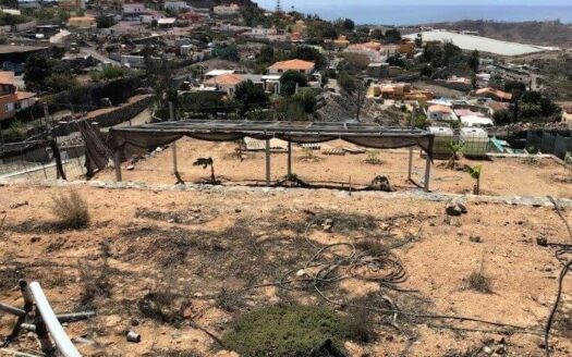 Amplia vivienda con azotea privada con terreno de 830 m² en El Salobre – San Bartolomé de Tirajana