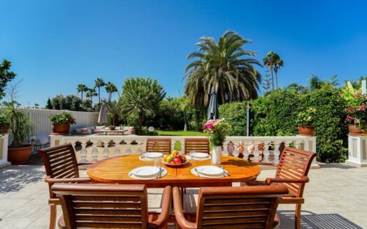 Semi-Detached House in Campo Internacional: Privacy, Comfort and Holiday Rental Opportunity