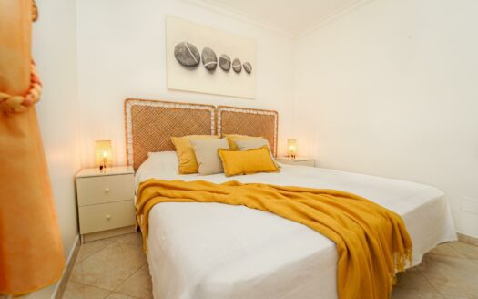 Semi-Detached House in Campo Internacional: Privacy, Comfort and Holiday Rental Opportunity
