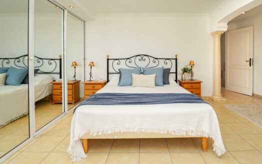 Semi-Detached House in Campo Internacional: Privacy, Comfort and Holiday Rental Opportunity