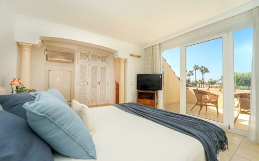 Semi-Detached House in Campo Internacional: Privacy, Comfort and Holiday Rental Opportunity