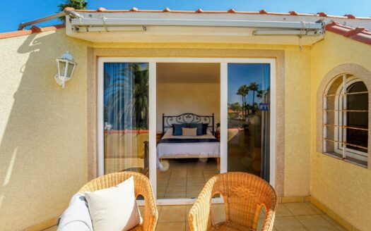 Semi-Detached House in Campo Internacional: Privacy, Comfort and Holiday Rental Opportunity