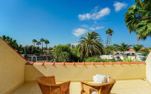 Semi-Detached House in Campo Internacional: Privacy, Comfort and Holiday Rental Opportunity
