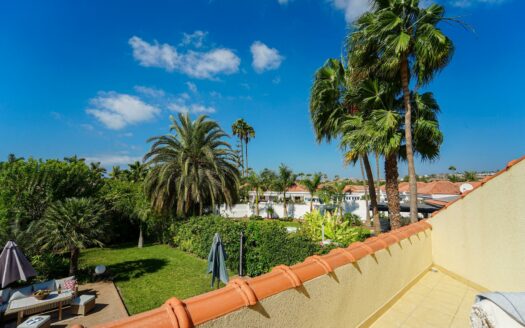 Semi-Detached House in Campo Internacional: Privacy, Comfort and Holiday Rental Opportunity