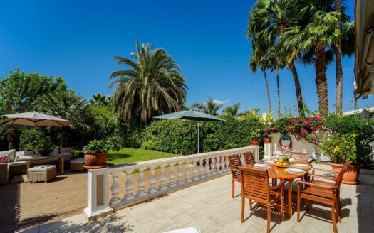 Semi-Detached House in Campo Internacional: Privacy, Comfort and Holiday Rental Opportunity