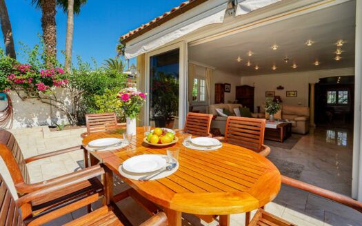 Semi-Detached House in Campo Internacional: Privacy, Comfort and Holiday Rental Opportunity