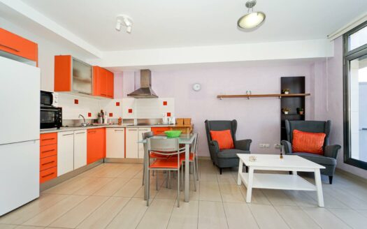 Two bedrooms, terrace and 50 meters from the beach