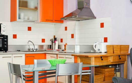 Two bedrooms, terrace and 50 meters from the beach