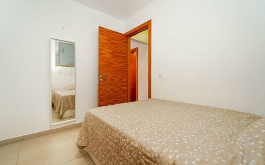 Two bedrooms, terrace and 50 meters from the beach
