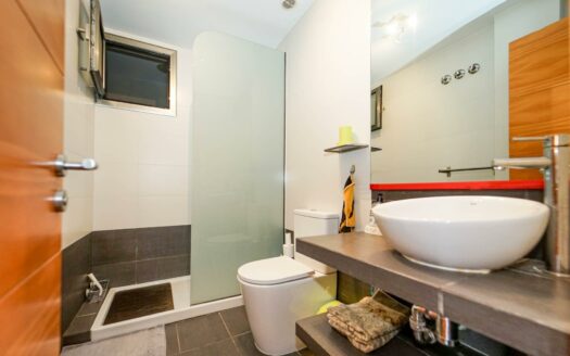 Two bedrooms, terrace and 50 meters from the beach