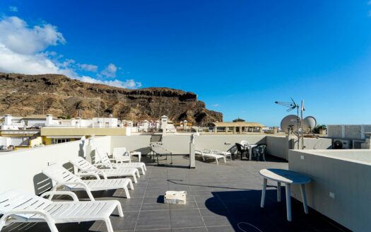 Two bedrooms, terrace and 50 meters from the beach