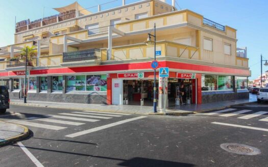 Two bedrooms, terrace and 50 meters from the beach