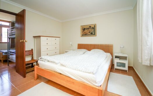 Geräumiges Haus im ruhigen Tauro-Tal – mit Terrasse und Garten