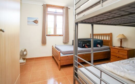 Geräumiges Haus im ruhigen Tauro-Tal – mit Terrasse und Garten