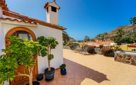 Geräumiges Haus im ruhigen Tauro-Tal – mit Terrasse und Garten