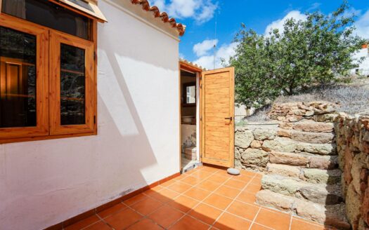 Geräumiges Haus im ruhigen Tauro-Tal – mit Terrasse und Garten