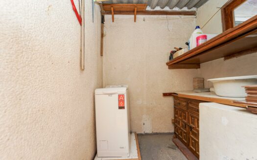 Geräumiges Haus im ruhigen Tauro-Tal – mit Terrasse und Garten