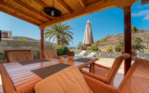 Geräumiges Haus im ruhigen Tauro-Tal – mit Terrasse und Garten