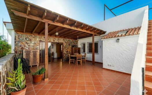Unique Property with Rooftop Terrace in Exclusive Pasito Blanco
