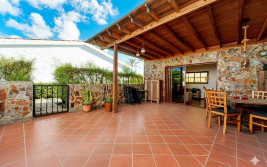 Unique Property with Rooftop Terrace in Exclusive Pasito Blanco