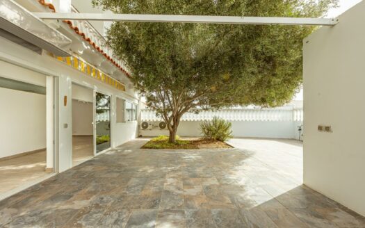 Charmantes Einfamilienhaus mit großzügigen Terrassen ☀️, Garage und Gartenbereich in San Fernando de Maspalomas