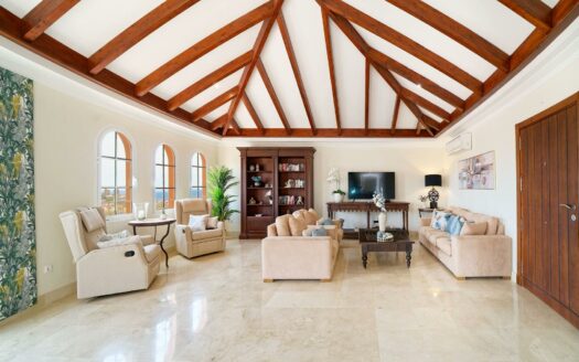 LUXURIÖSES PENTHOUSE VON 250 M2 MIT 3 SCHLAFZIMMERN UND MEERBLICK IN MONTE CARRERA, LOMA DOS