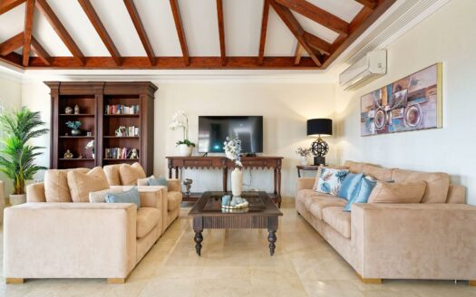 LUXURIÖSES PENTHOUSE VON 250 M2 MIT 3 SCHLAFZIMMERN UND MEERBLICK IN MONTE CARRERA, LOMA DOS