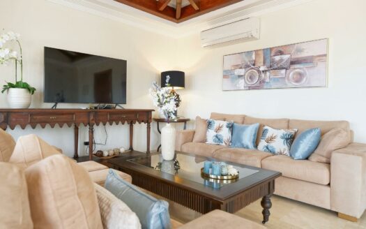 LUXURIÖSES PENTHOUSE VON 250 M2 MIT 3 SCHLAFZIMMERN UND MEERBLICK IN MONTE CARRERA, LOMA DOS