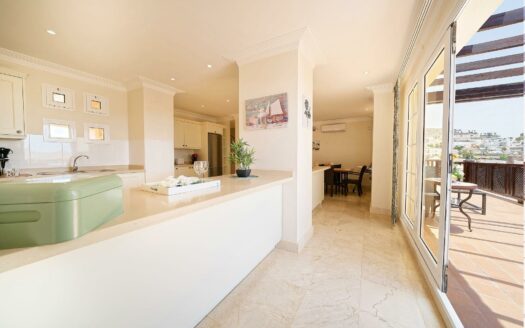 LUXURIÖSES PENTHOUSE VON 250 M2 MIT 3 SCHLAFZIMMERN UND MEERBLICK IN MONTE CARRERA, LOMA DOS