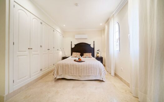 LUXURIÖSES PENTHOUSE VON 250 M2 MIT 3 SCHLAFZIMMERN UND MEERBLICK IN MONTE CARRERA, LOMA DOS